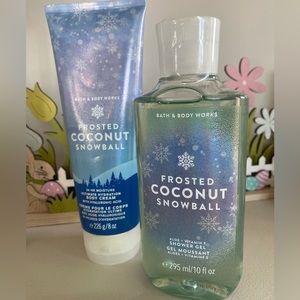 Bath and Body Works - Frosted Coconut Snowball